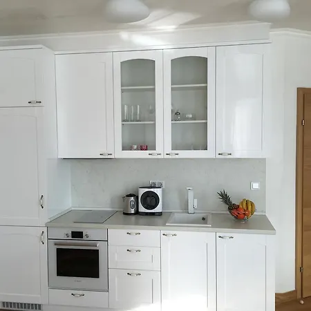 Apartment Red Apple