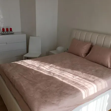 Red Apple Apartment