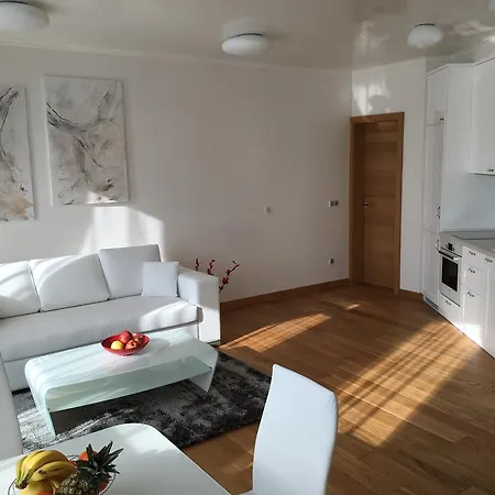 Red Apple Apartment